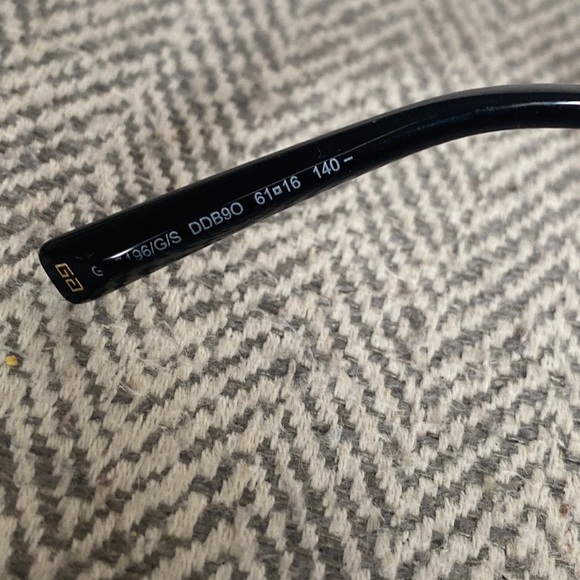 Authentic Givenchy Unisex Sunglasses - Picture 4 of 4